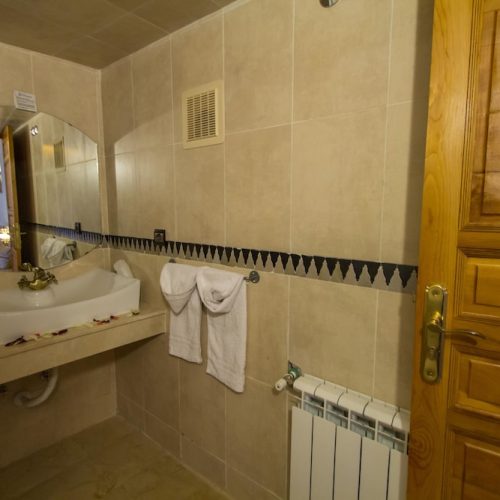 Bathroom sink