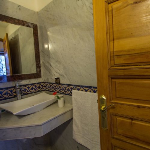 Bathroom sink