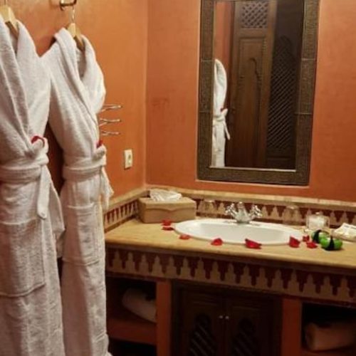 Bathroom amenities