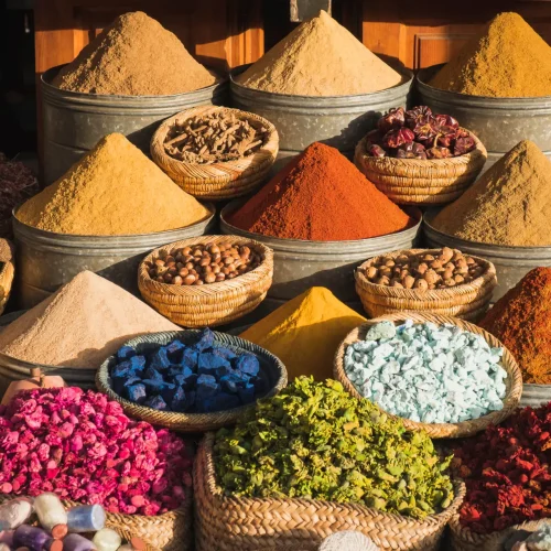 Traditionelle Gewürze in der Medina von Marrakesch