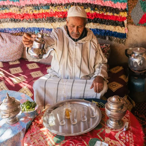 Teepause bei einer traditionellen Berberfamilie